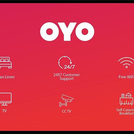 Oyo 9238 Hotel Meet Palace Naroda Ngoại thất bức ảnh